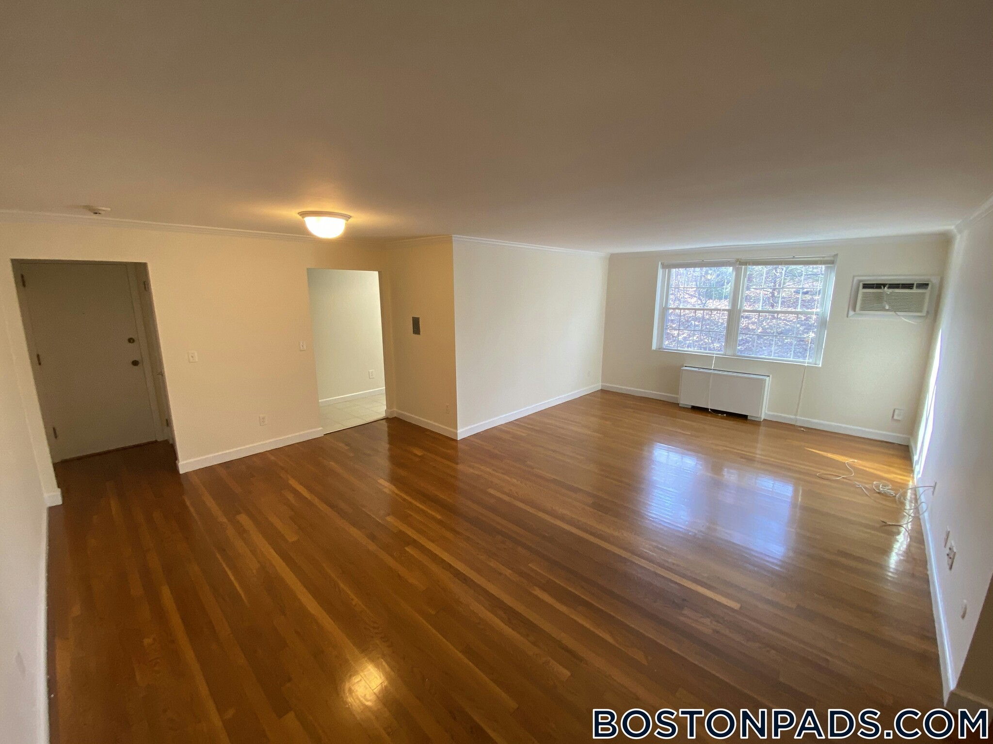 Building Photo - 17 Captain Parker Arms