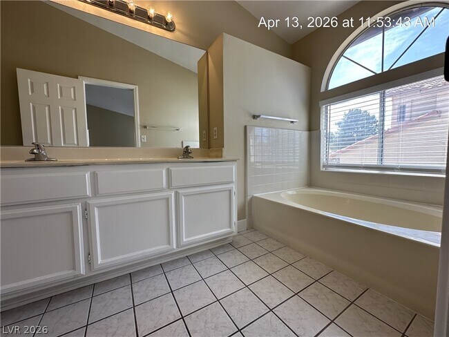 Building Photo - 115 Hanover Dr