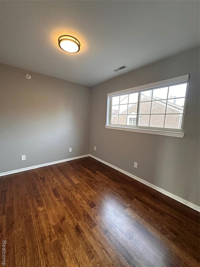 Building Photo - 4240 Maple St