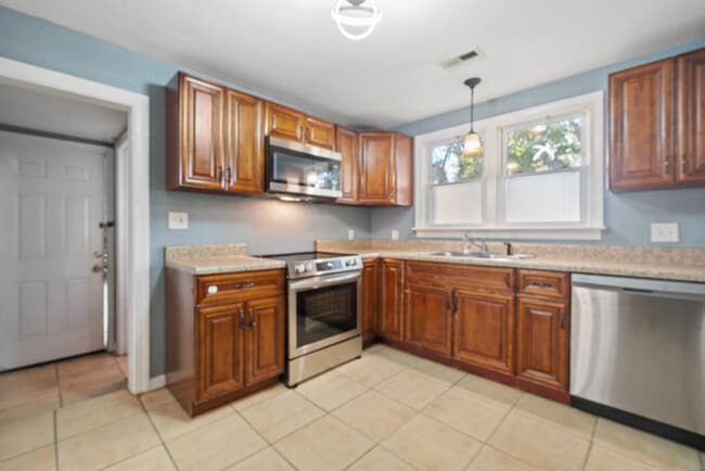 Building Photo - 3216 Marne Ave