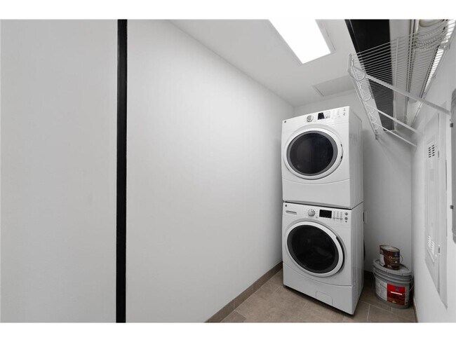 Building Photo - 1240 S 2nd St