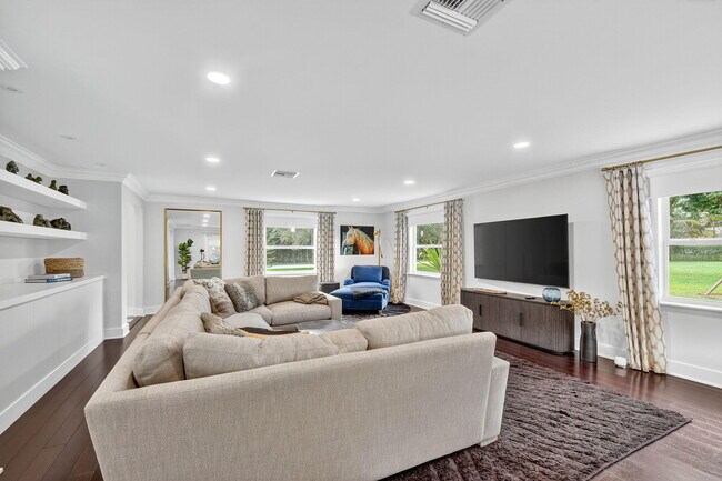 Building Photo - 2900 Greenbriar Blvd
