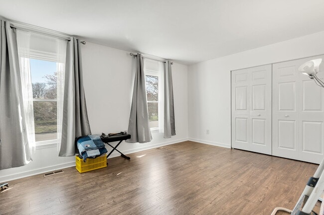 Building Photo - 2344 Horsley Dr