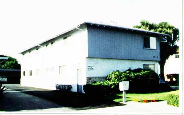 Building Photo - 3918 Hamilton Ave