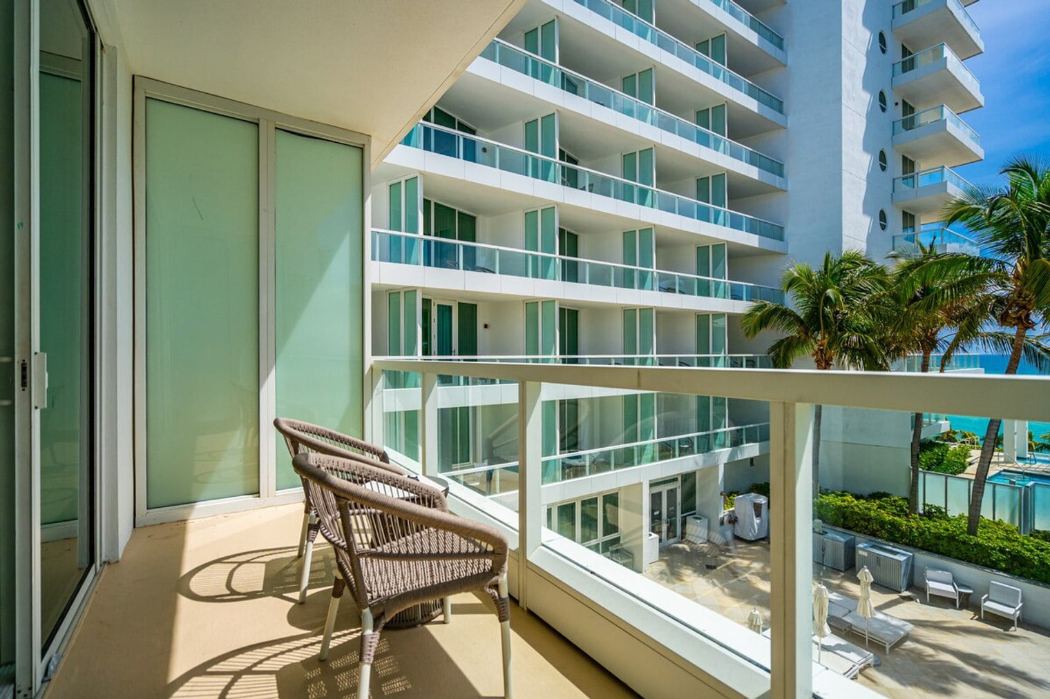 Building Photo - 4391 Collins Ave