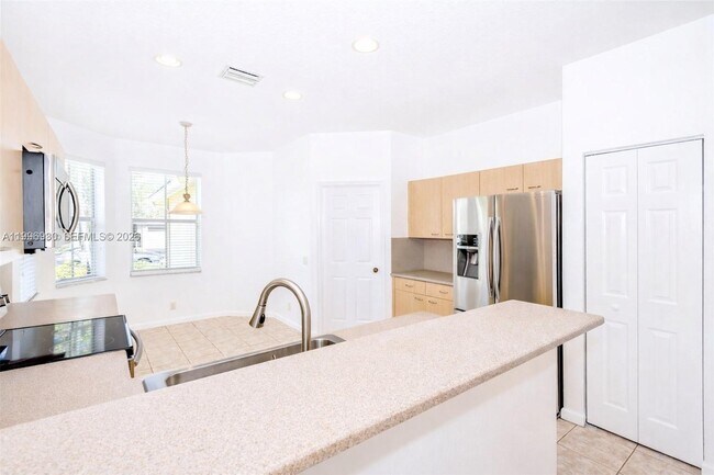 Building Photo - 1877 Aspen Ln