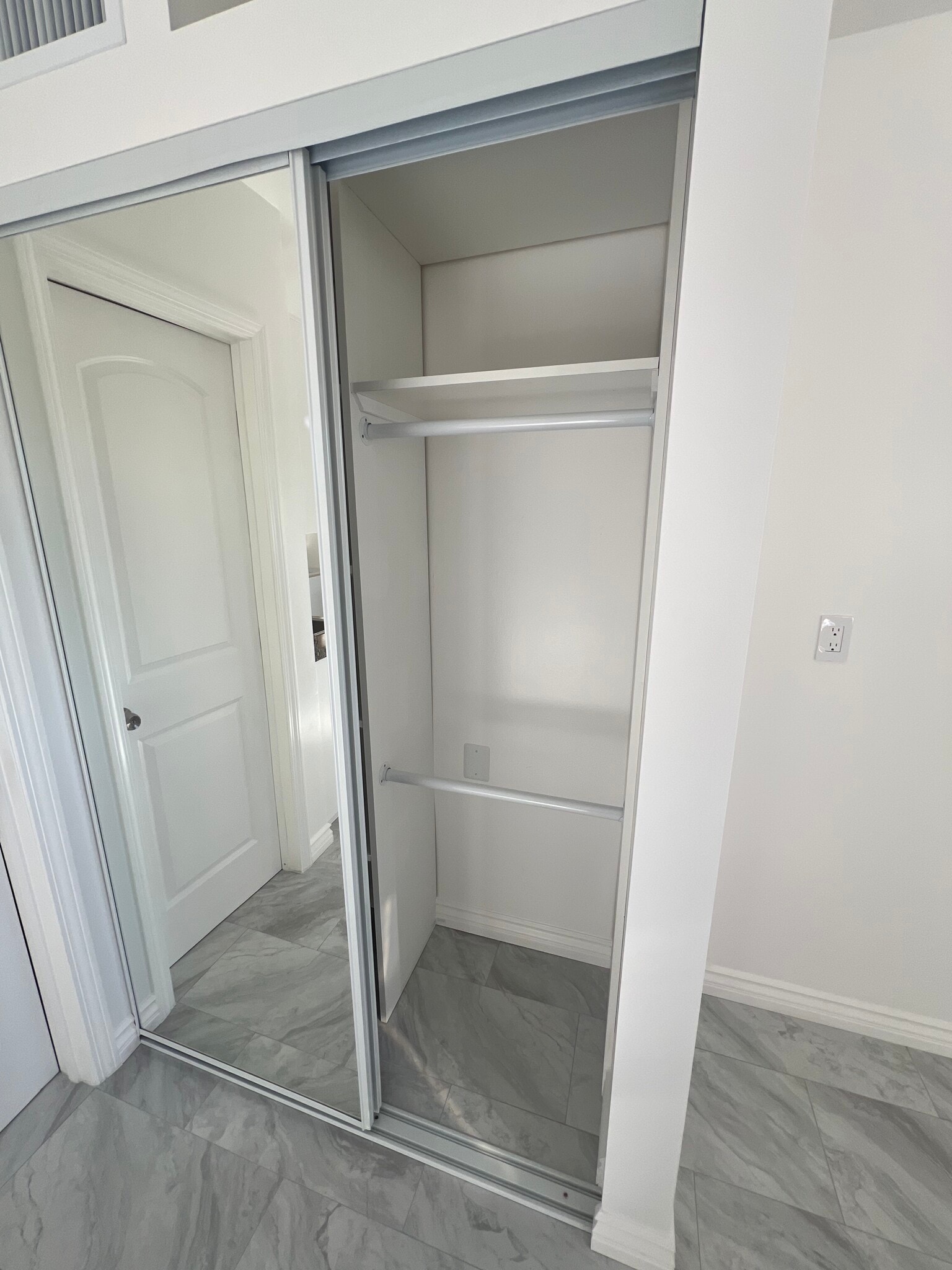 Building Photo - 5149 Arlington Ave