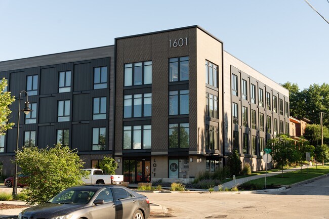 Building Photo - High Street Lofts II