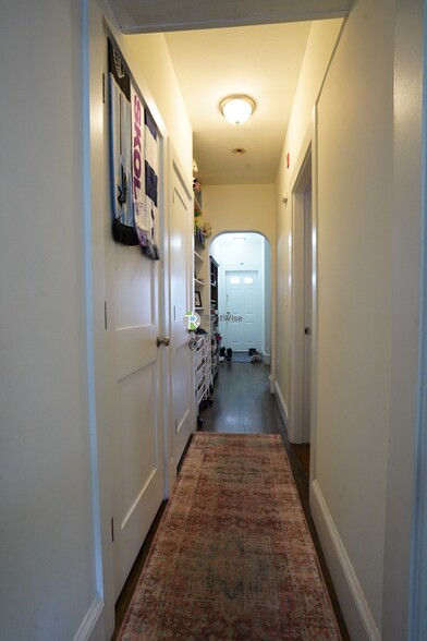 Building Photo - 2 Walnut Terrace