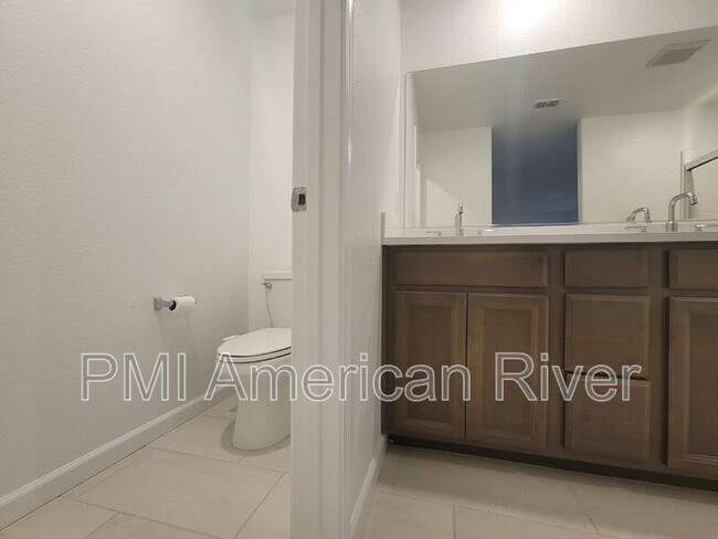 Building Photo - 4033 Haflinger Wy