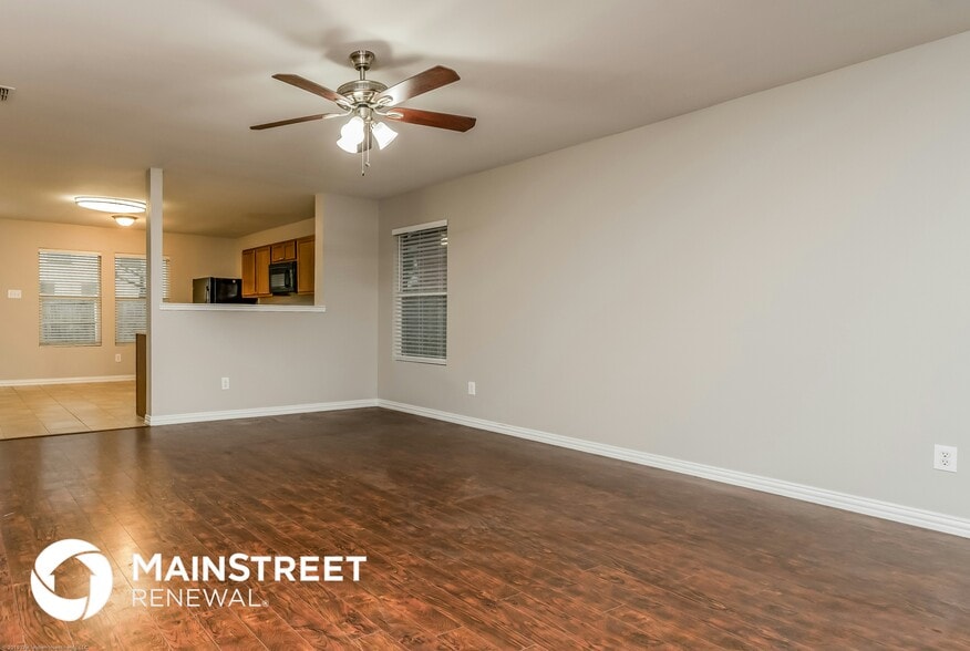 Building Photo - 8406 River Bluffs Dr