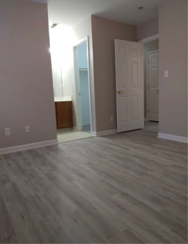 Building Photo - 115 Thomas St