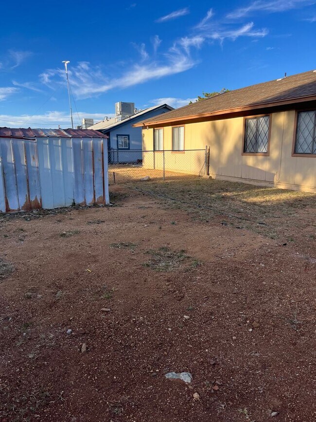 Building Photo - 3028 N Corrine Dr