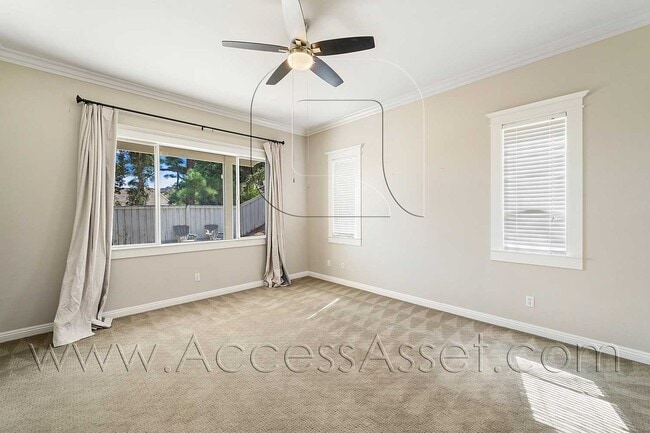 Building Photo - Elegant 4 Bed/2 Bath Home In Desirable North Shore Community!