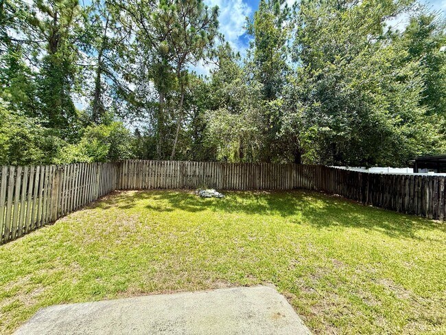Building Photo - Nice 4/2 Two-Story Home in Seminole County...