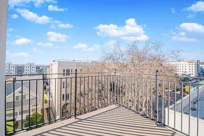 Building Photo - Welcome to the Gramercy