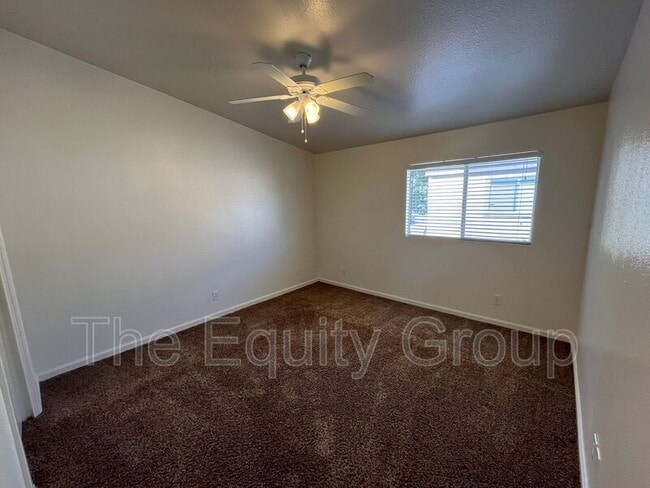 Building Photo - 4018 W Meadow Ave