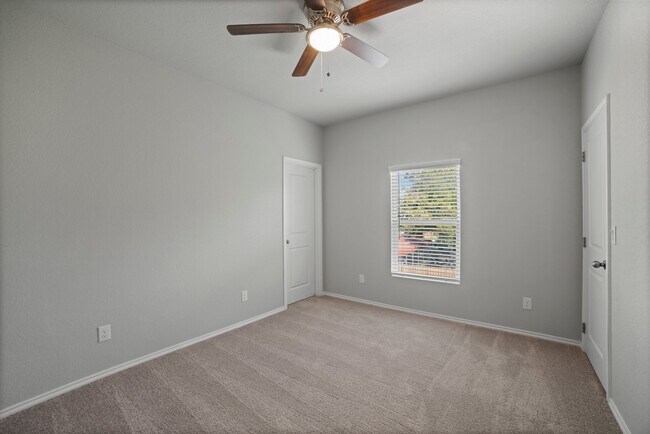 Building Photo - 7226 Briar Pl