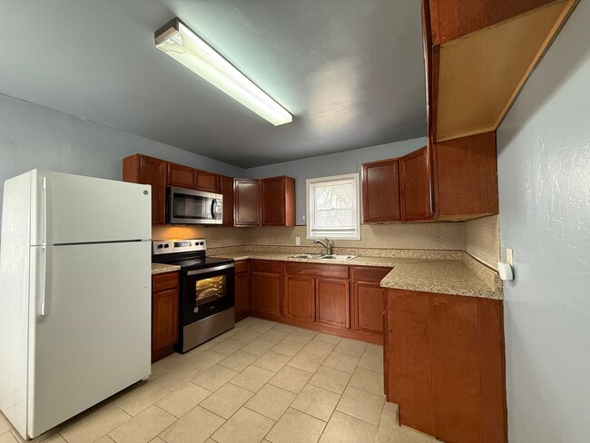 Building Photo - Charming Living in the Heart of Historic M...