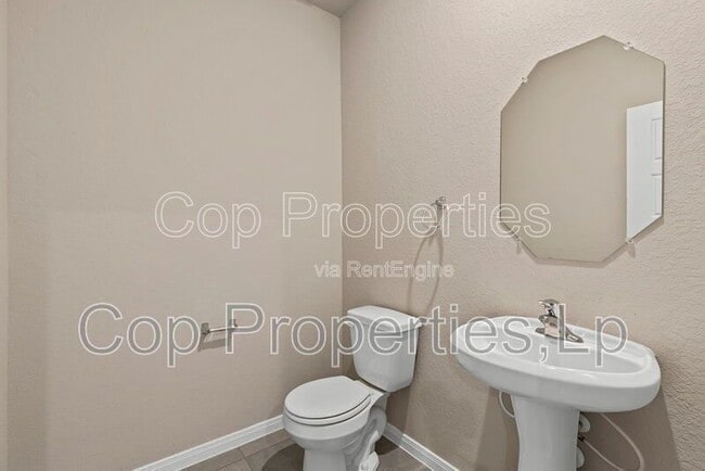 Building Photo - 5103 Topaz Bnd