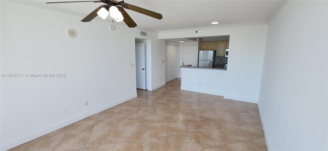 Building Photo - 2665 SW 37th Ave