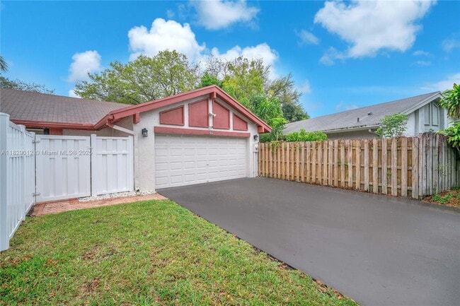 Building Photo - 66 Forest Cir