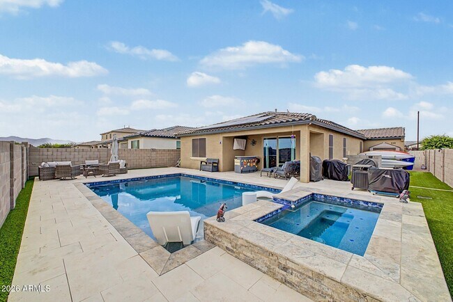 Building Photo - 17279 W Dahlia Dr