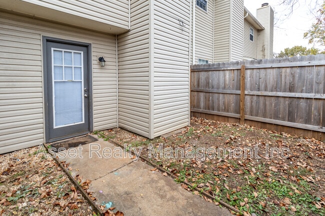Building Photo - 9157 Cedarpark Ln NW