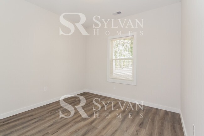 Building Photo - Welcome to your sanctuary at 1619 Dodge Av...