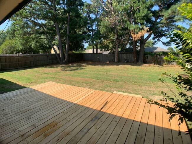 Building Photo - 5 Bedroom Choctaw!