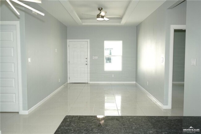 Building Photo - 2113 E San Andrea St