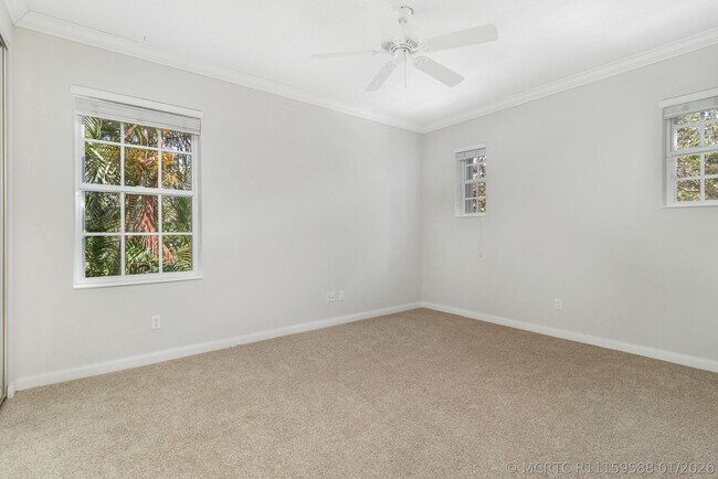 Building Photo - 130 Poinciana Dr