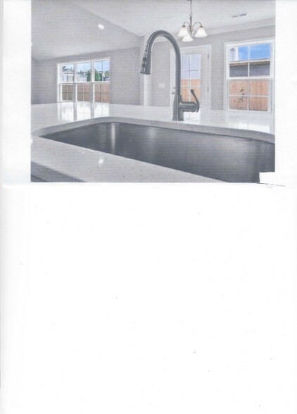 Building Photo - 865 merilou Way