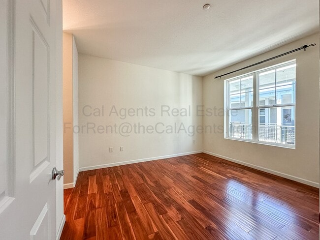 Building Photo - 1121 40th St