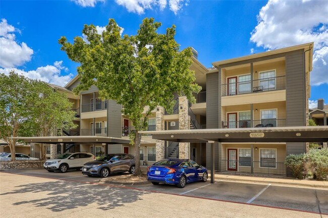 Building Photo - 2320 Gracy Farms Ln