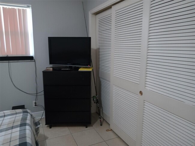 Building Photo - 55 SE 14th St