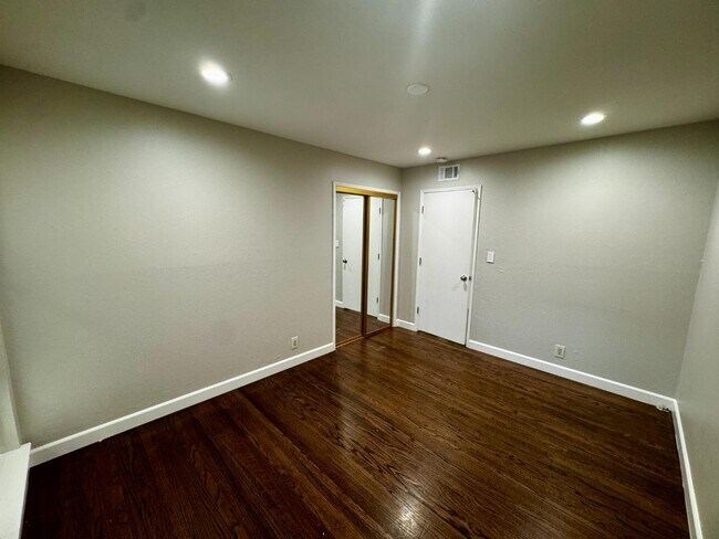 Building Photo - 1405 Antonio Ln