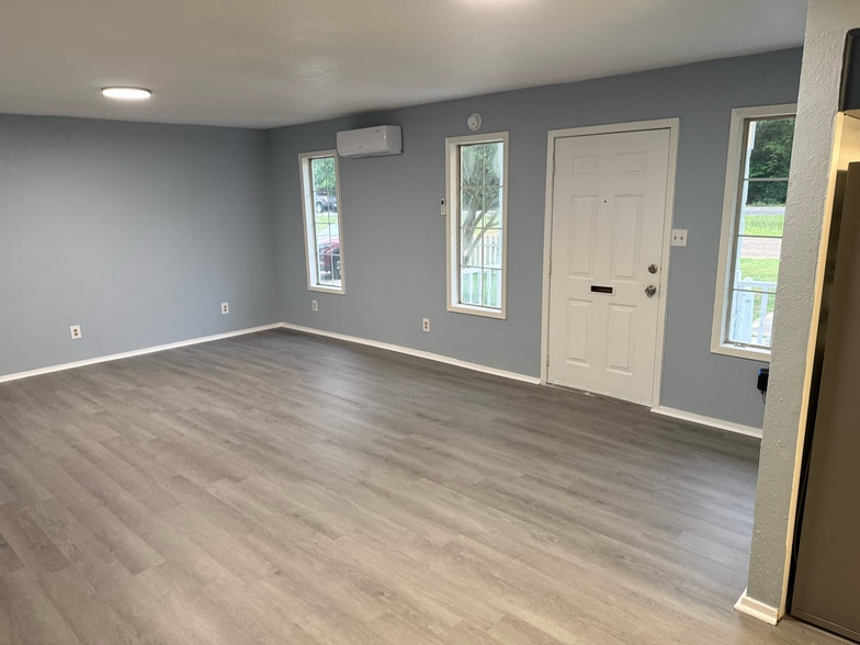 Building Photo - 5099 FM 729
