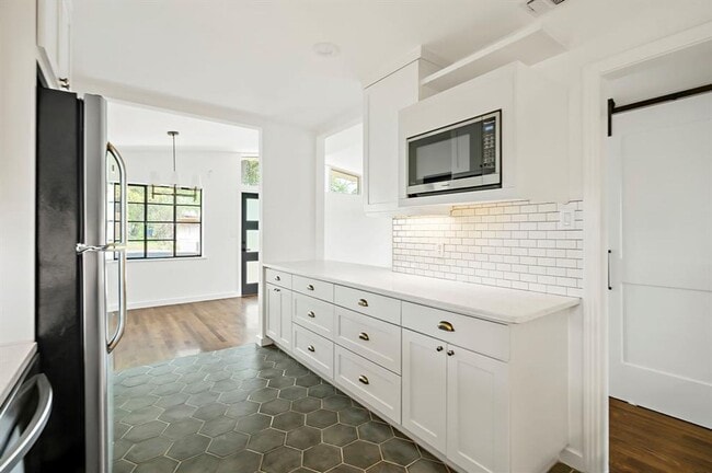Building Photo - 1207 Ridgemont Dr