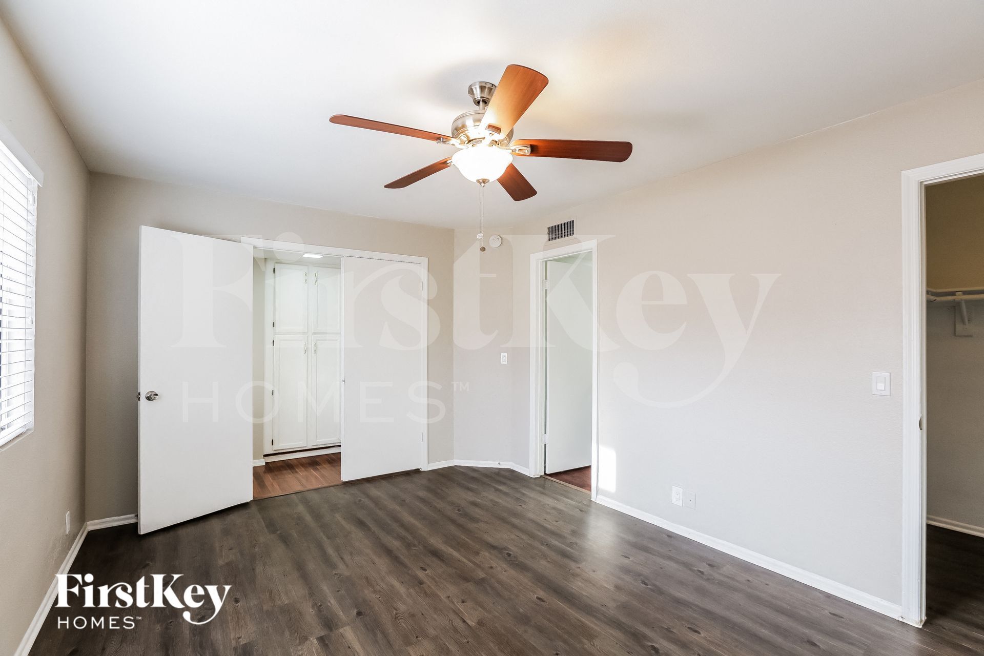 Building Photo - 8123 W Shangri La Rd