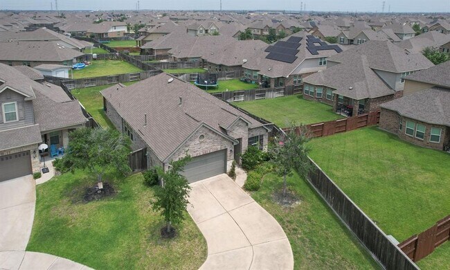 Building Photo - 20202 Creekdale Bend Dr