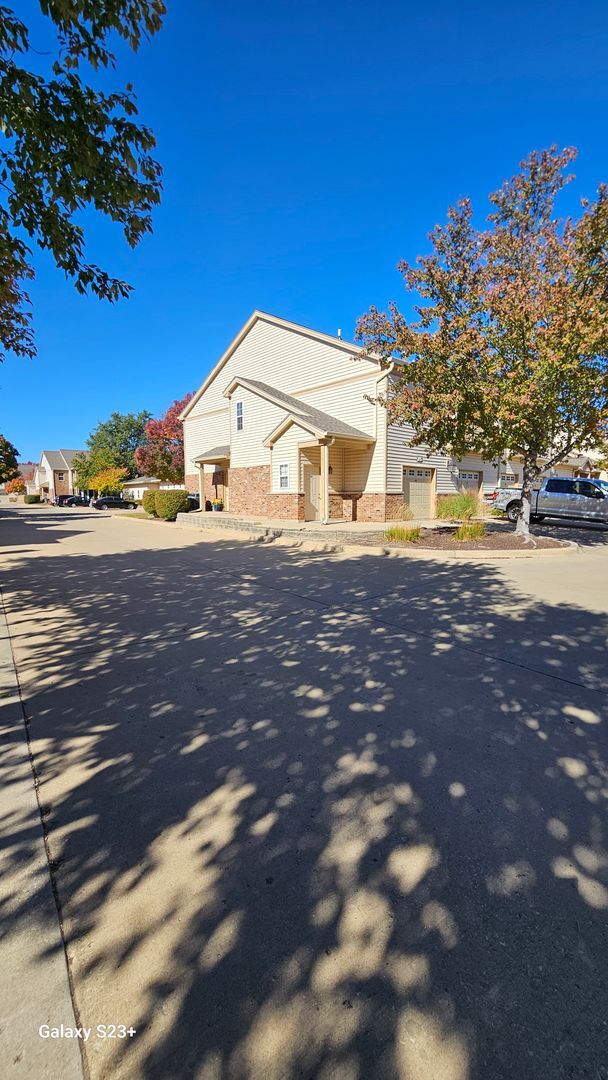 Building Photo - Newly remodeled 2bdrm condo