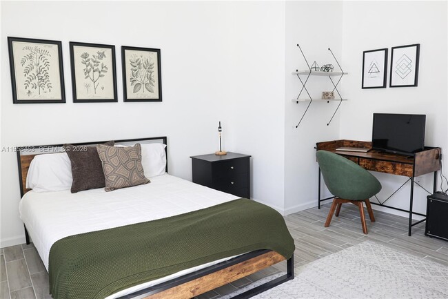 Building Photo - 160 NE 57th St