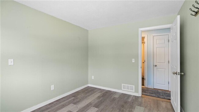 Building Photo - 82 Primrose Dr