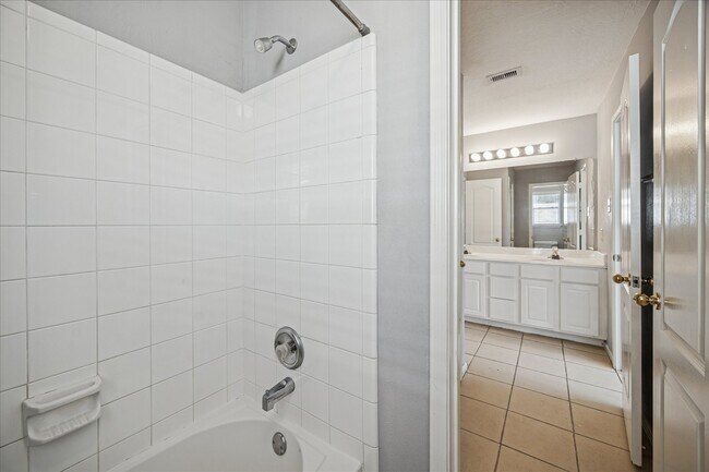 Building Photo - 17610 Forest Haven Trail