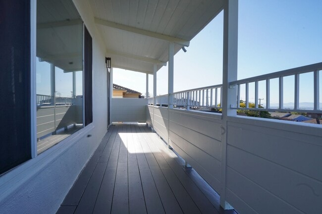 Building Photo - Kensington Beauty!