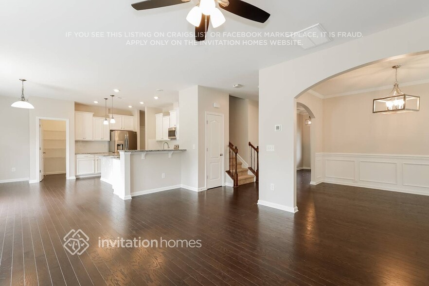 Building Photo - 16020 Hammersmith Farm Dr