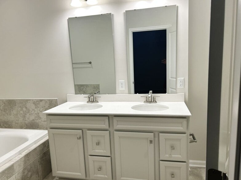 Building Photo - 119 Breckenridge Ct