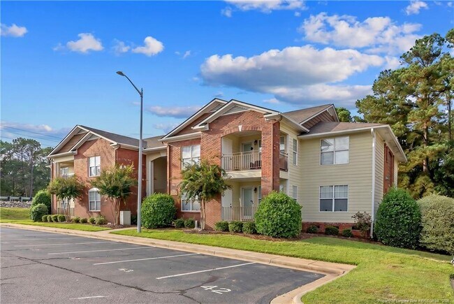 Building Photo - 401 Meadowland Ct