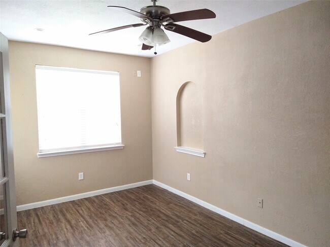 Building Photo - 2315 Thorn Berry Creek Ln
